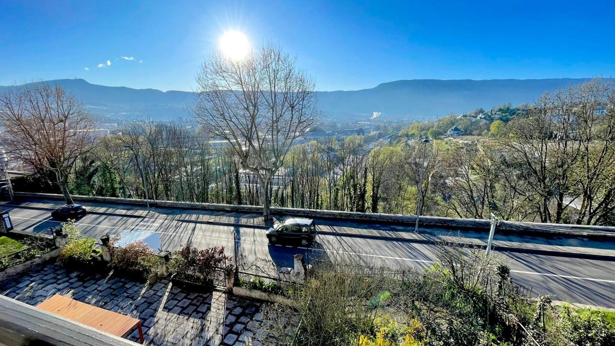 Les Balcons De Chambery Apartment Bagian luar foto